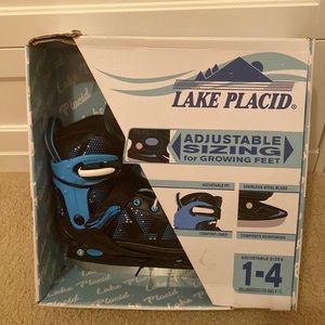 Little boys ice skates